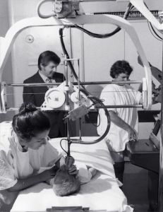 Kaye Griffiths, George Kossoff, Margaret Tabbrett, scanning babies heads (1973)