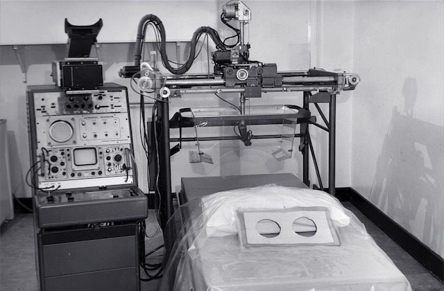 Mk I breast scanner with new coupling technique, Royal North Shore Hospital (1968)