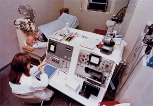 Eye scanner being used to scan thyroid, Royal Price Alfred Hospital (1972)