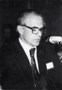 Dr William Garrett